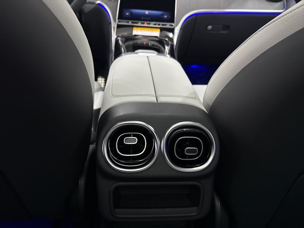 2026 Mercedes Benz GLC 300 photo 21