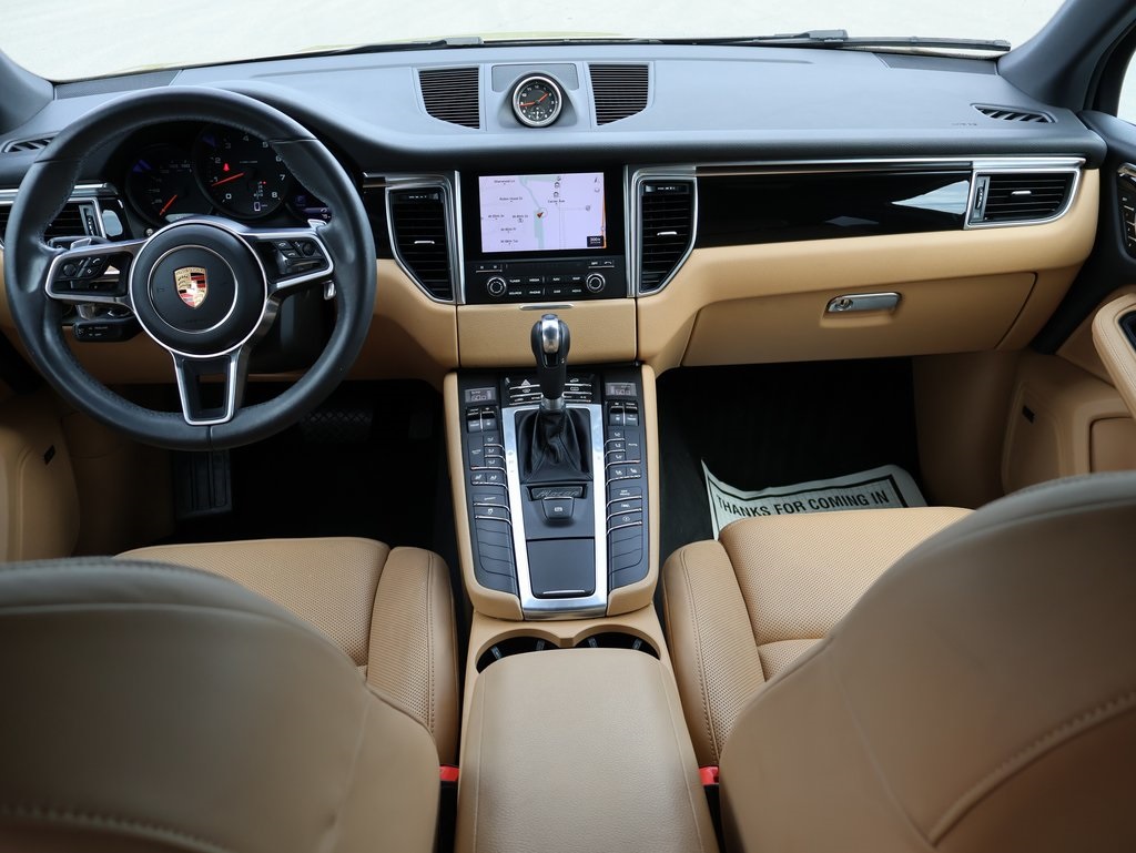 2017 Porsche Macan photo 17