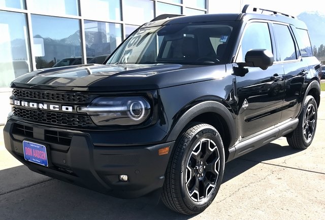 2025 Ford Bronco Sport Outer Banks photo 3