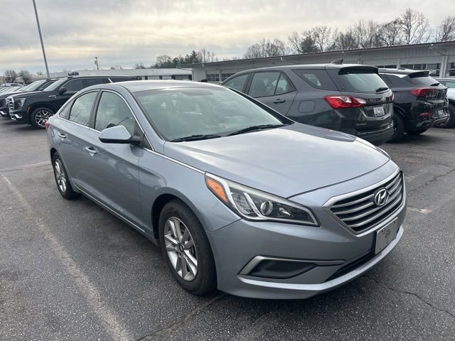 2016 Hyundai Sonata SE's photo