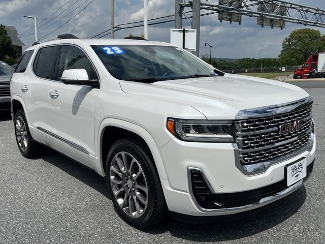 2023 GMC Acadia Denali's photo