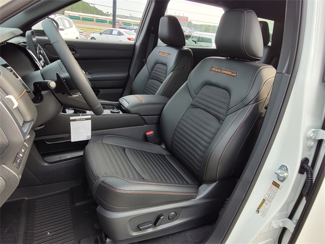2025 Nissan Pathfinder Rock Creek photo 5
