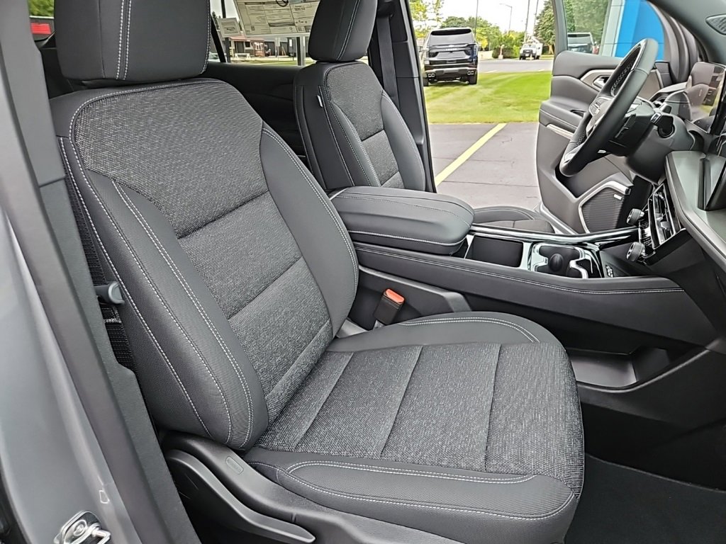 2025 Chevrolet Traverse photo 22