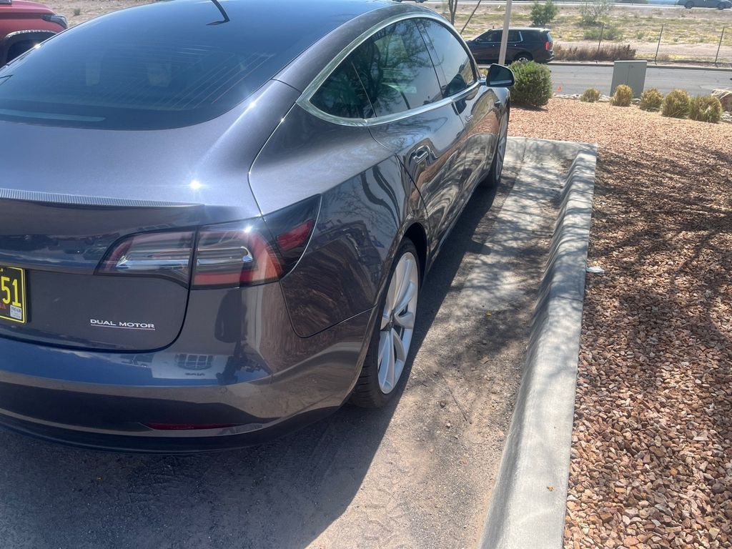 2019 Tesla Model 3 Performance photo 10