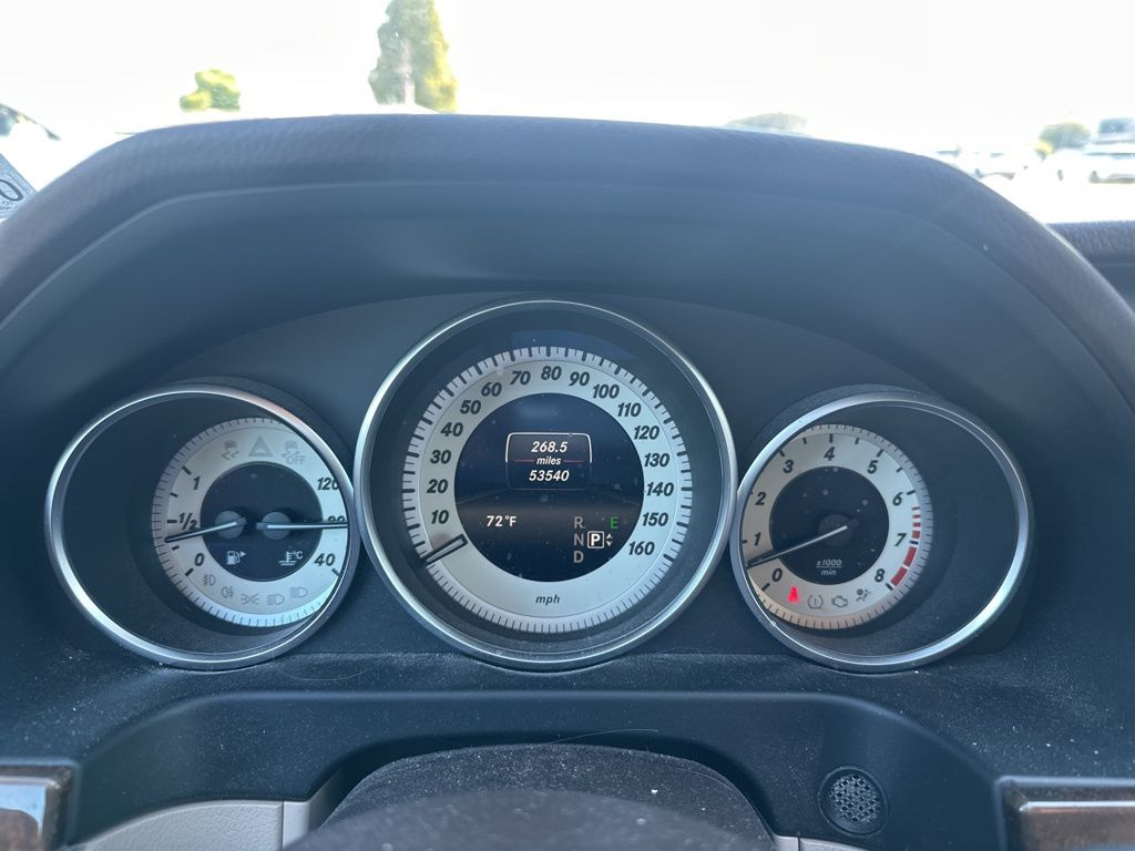 2015 Mercedes Benz E photo 3