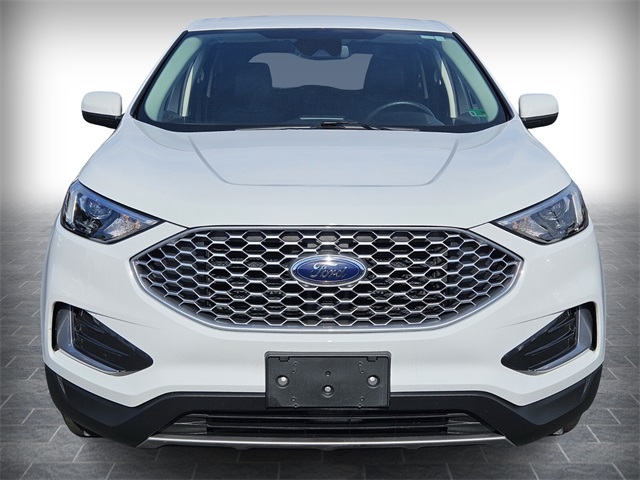 2024 Ford Edge SEL photo 2
