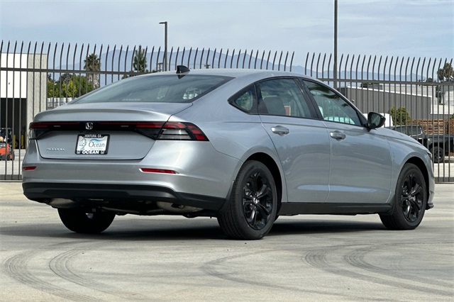 2025 Honda Accord SE photo 4