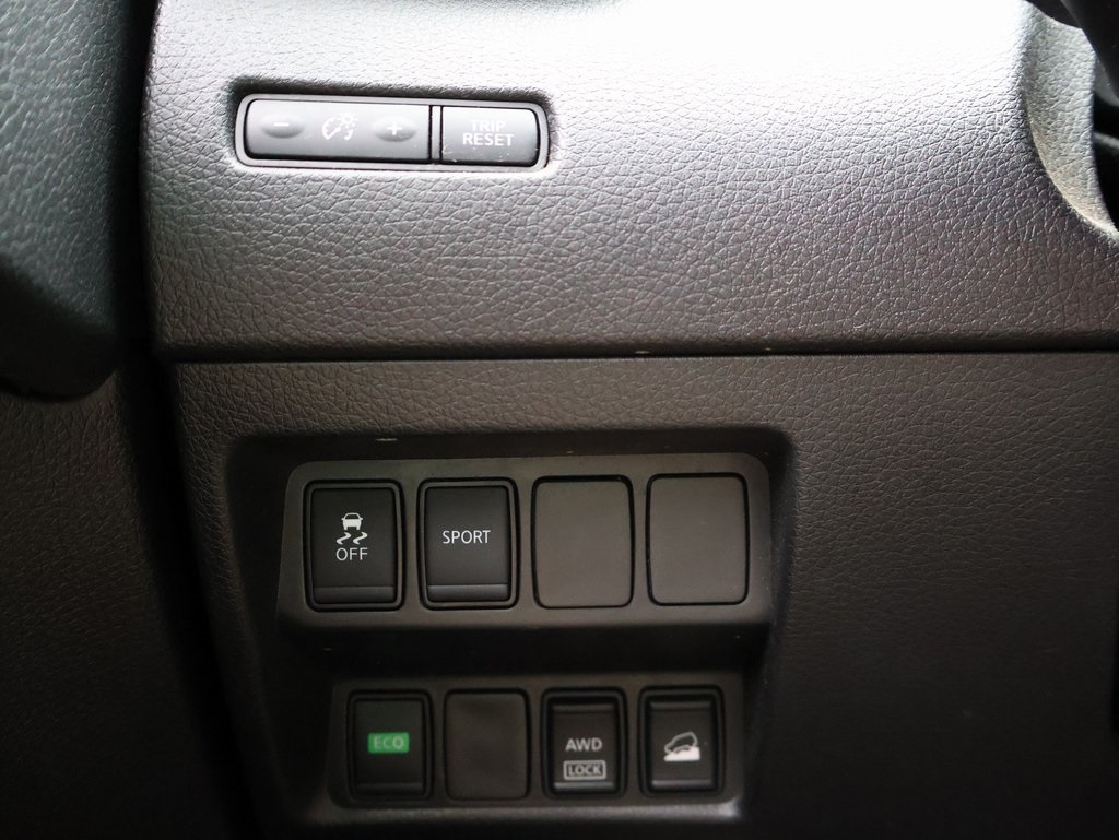 2016 Nissan Rogue S photo 29