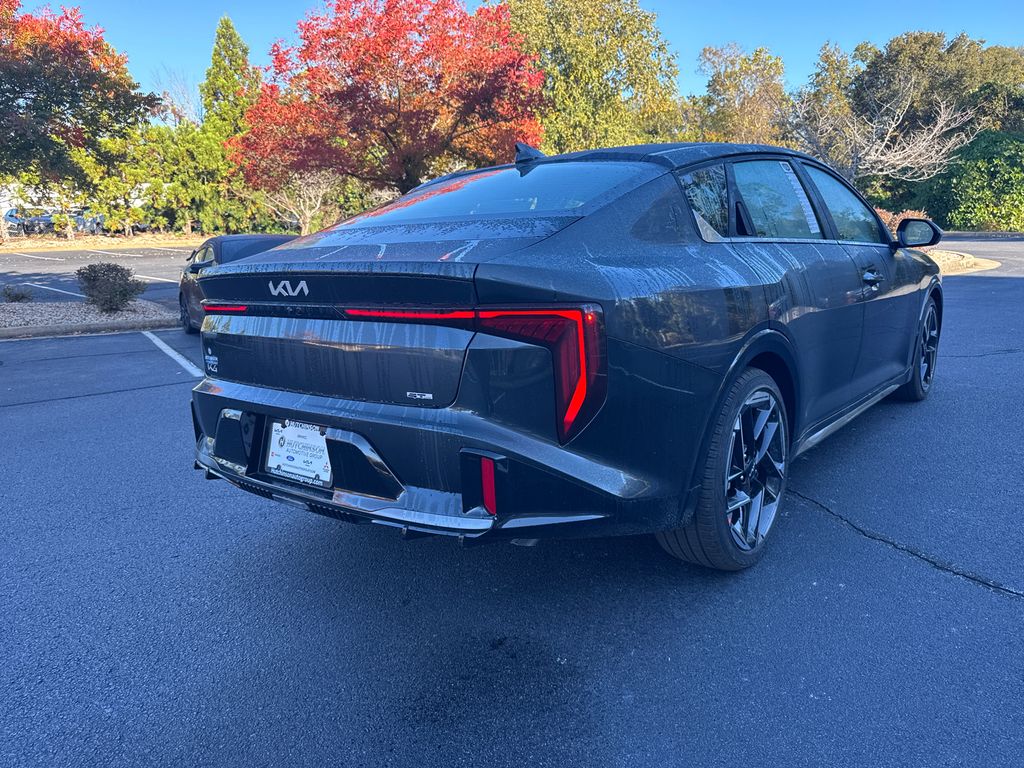 2025 Kia K4 GT-Line photo 3