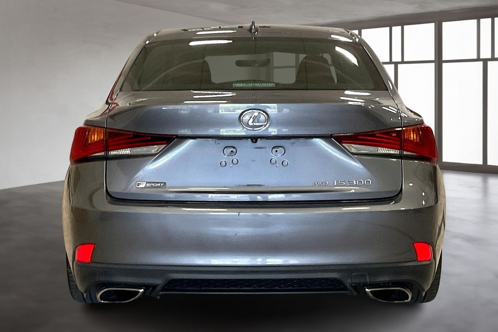 2017 Lexus IS 300 photo 4