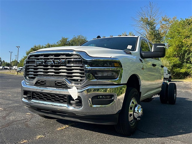 2026 Ram 3500 Tradesman photo 3