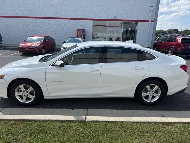 2024 Chevrolet Malibu 1LT photo 4