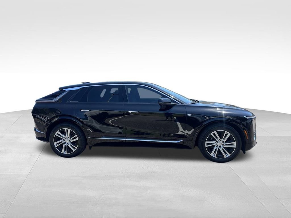 2024 Cadillac Lyriq Tech photo 2