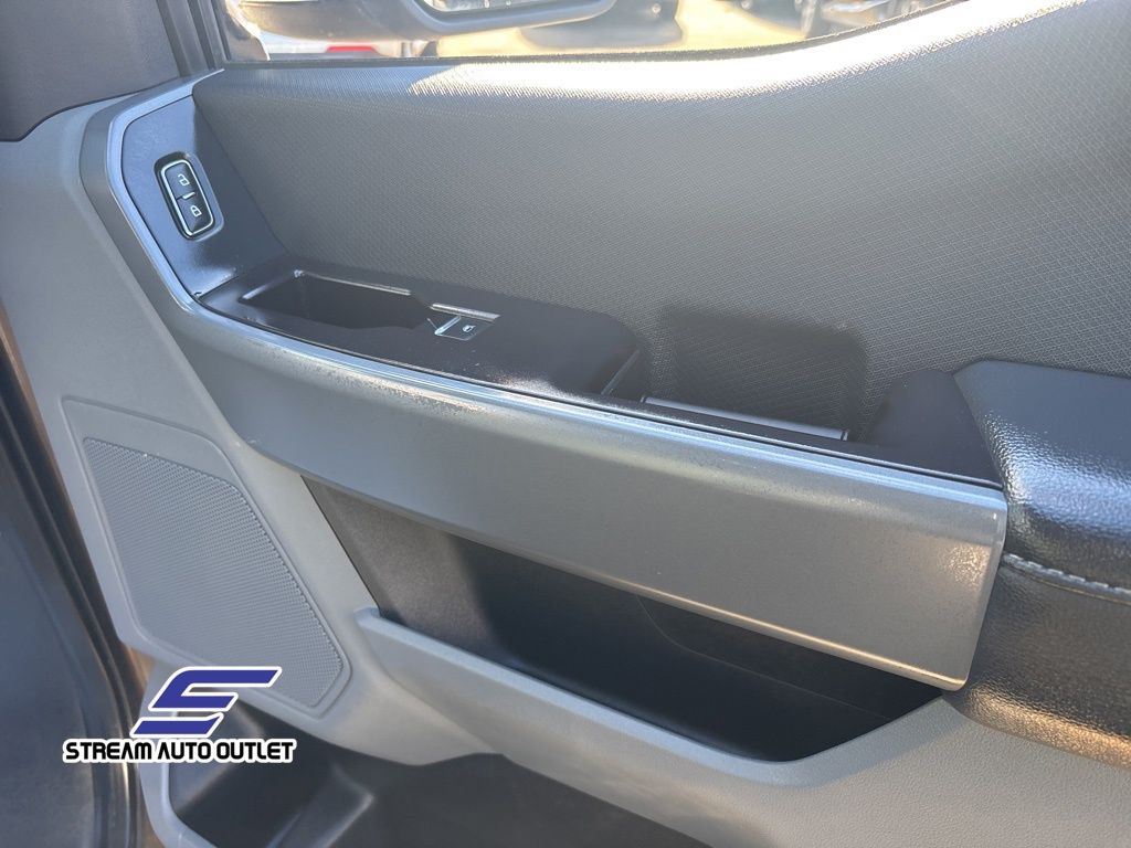 2023 Ford F-150 XLT photo 9