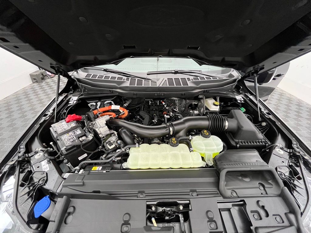 2025 Ford F-150 Lariat photo 29