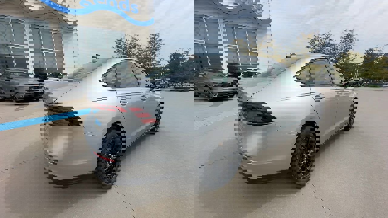 2025 Honda Accord 1.5T photo 8