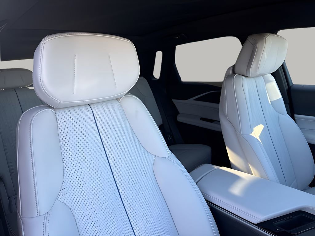 2025 Cadillac Lyriq Sport photo 12