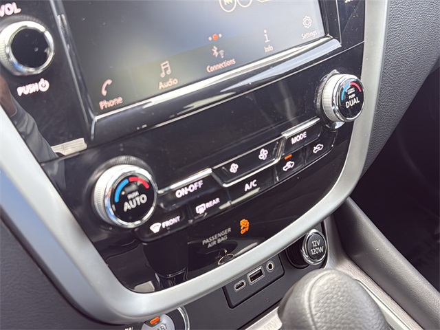 2020 Nissan Murano S photo 22