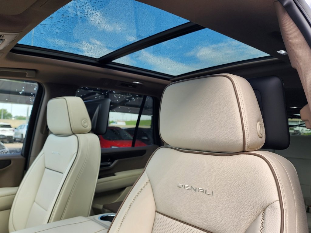2026 Gmc Yukon Denali photo 16