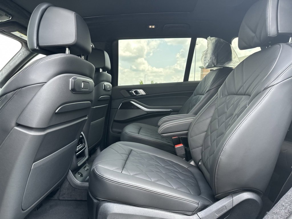 New 2026 Carbon Black Metallic BMW xDrive40i image 21