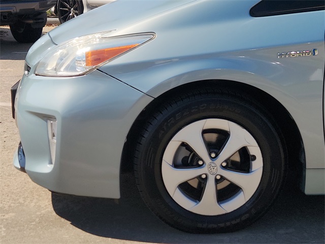 2015 Toyota Prius Four photo 8