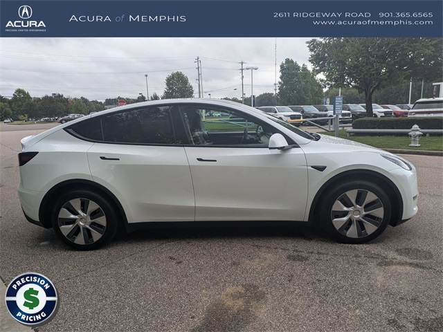 2024 Tesla Model Y Standard Range photo 6