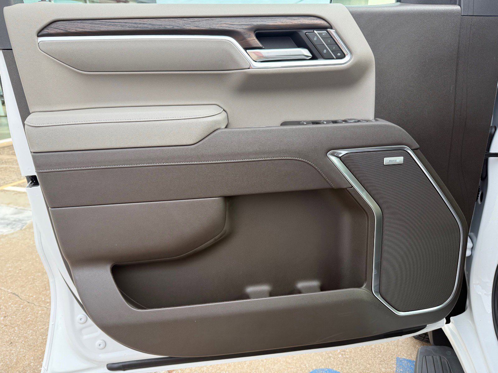 2025 Gmc Sierra 1500 SLT photo 10