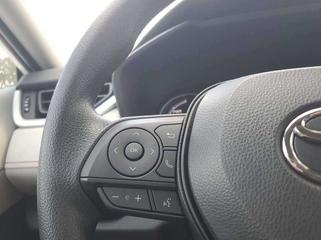 2025 Toyota RAV4 Hybrid XLE photo 27