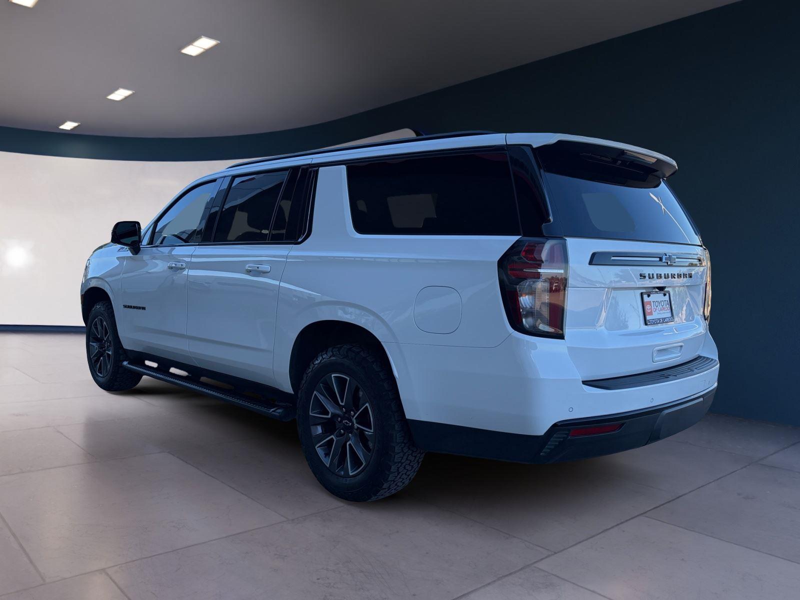 2023 Chevrolet Suburban Z71 photo 3