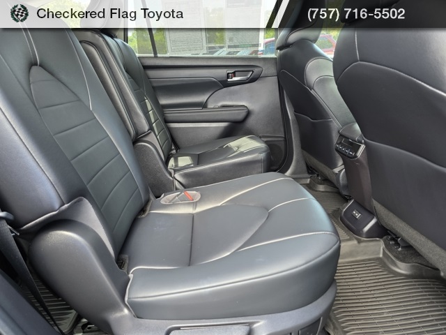 2023 Toyota Highlander XLE photo 42
