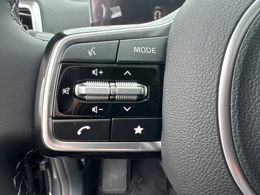 2025 Kia Sorento S photo 19