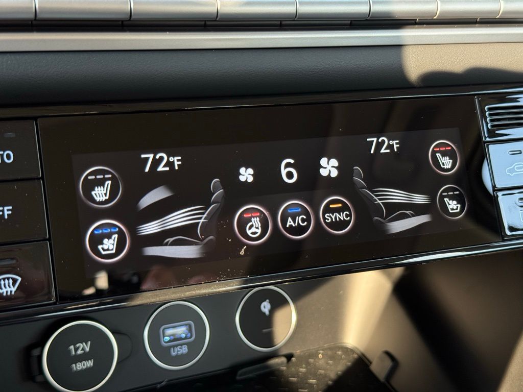 2026 Genesis G70 2.5T Prestige photo 30