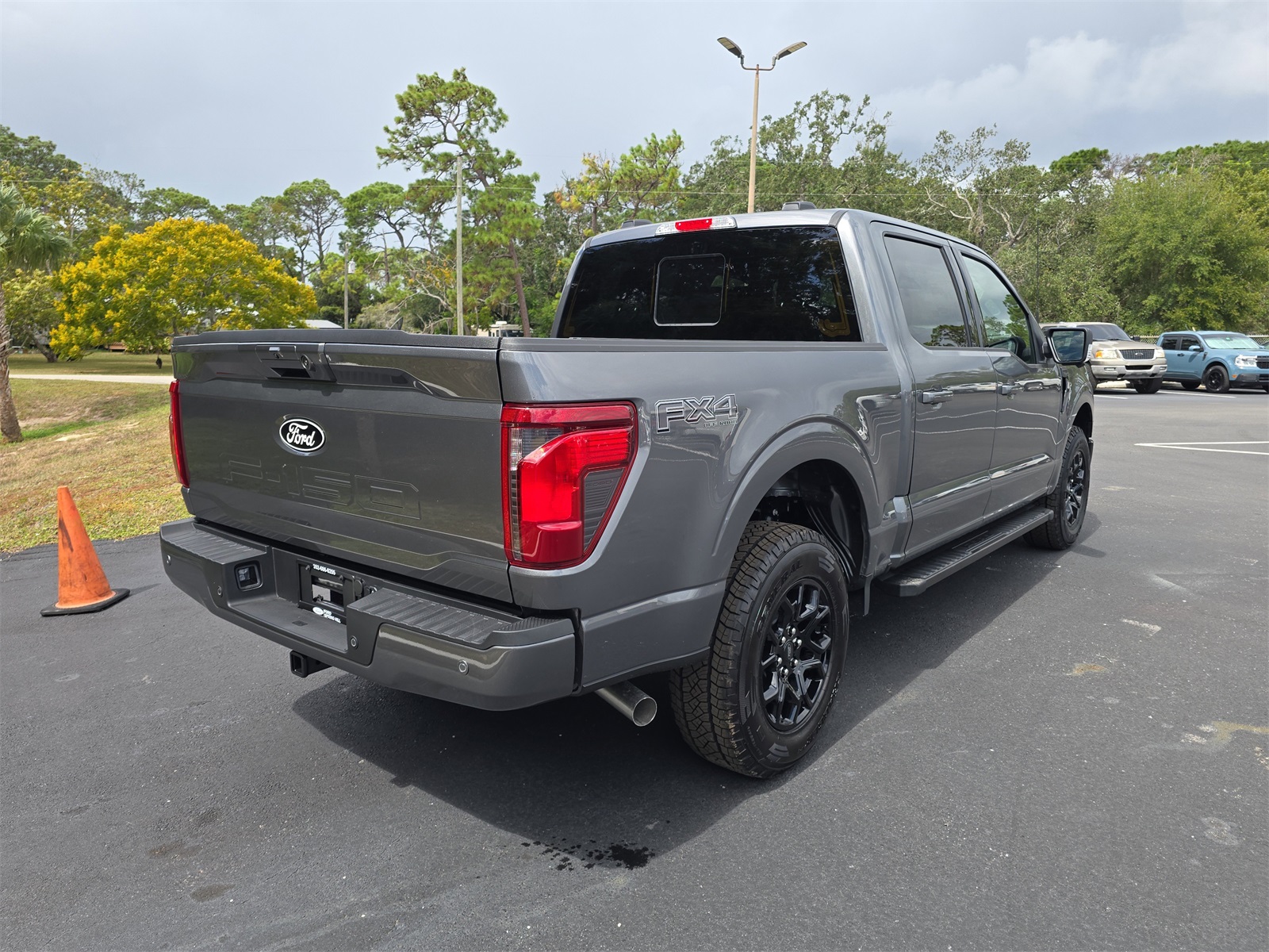 2025 Ford F-150 XLT photo 3