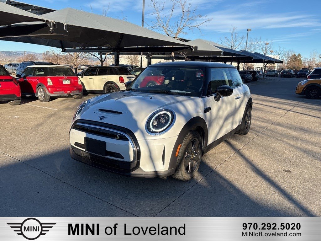 2024 MINI Hardtop 2 Door SE's photo