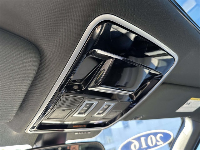 2016 Land Rover Range Rover HSE photo 27