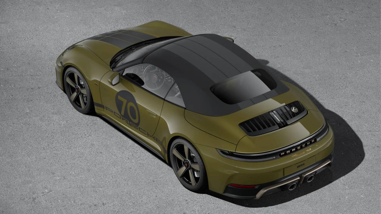2026 Porsche 911 4 GTS photo 4