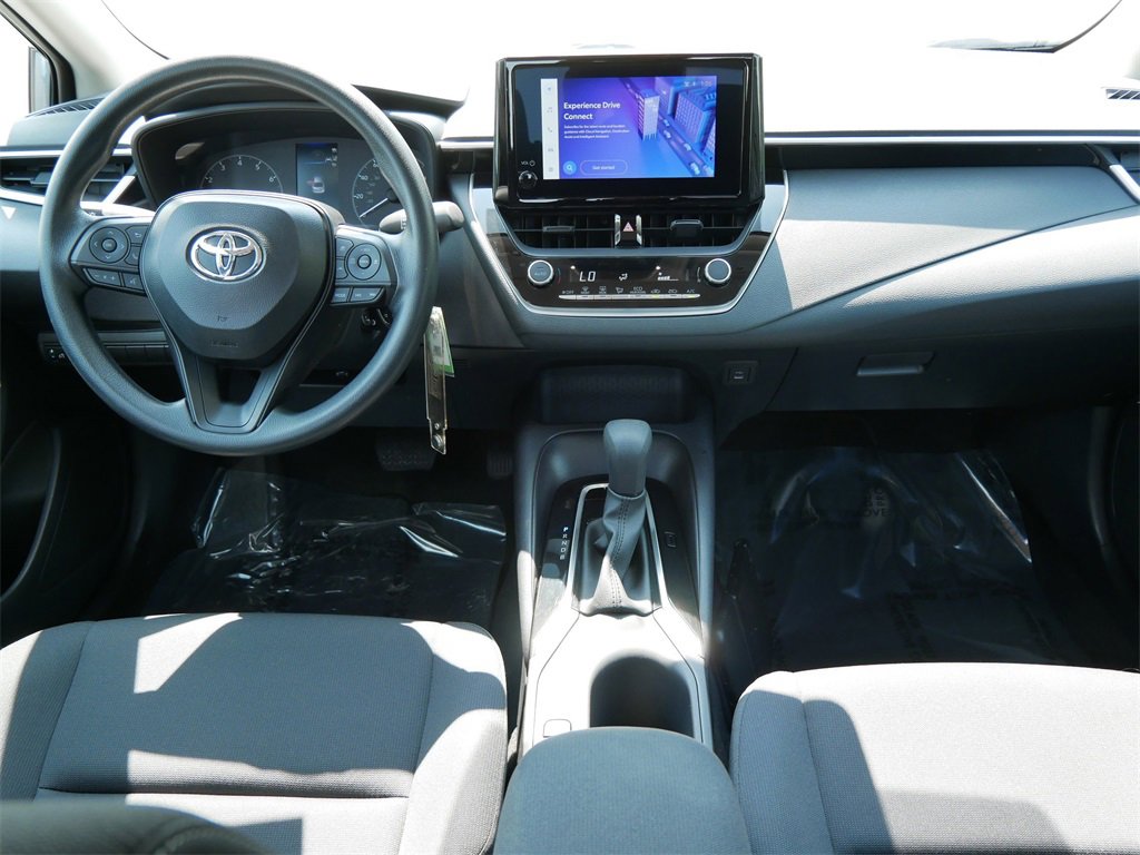 2025 Toyota Corolla LE photo 13