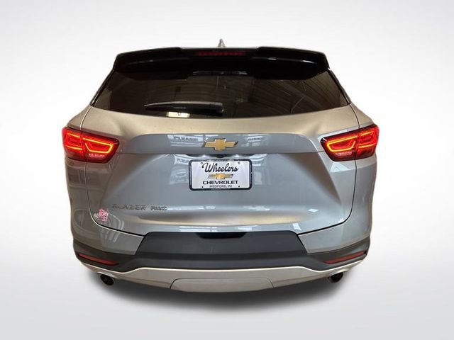 2025 Chevrolet Blazer 2LT photo 3