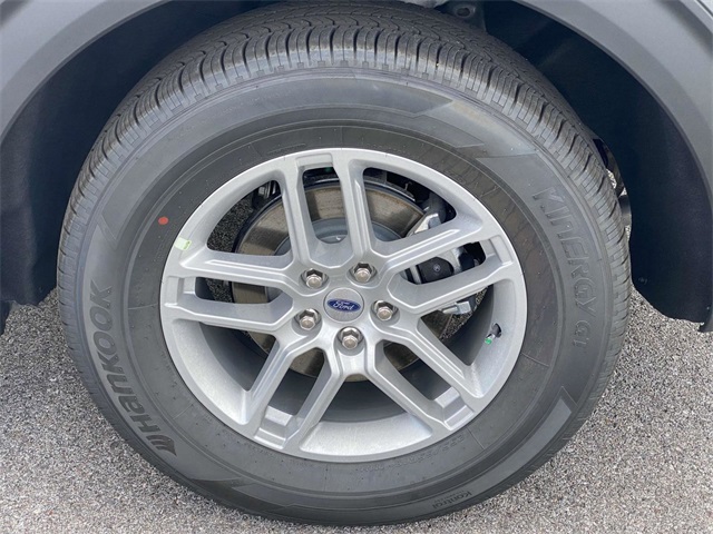 2025 Ford Explorer photo 4