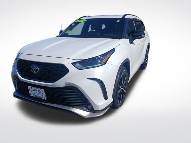 2022 Toyota Highlander XSE photo 3