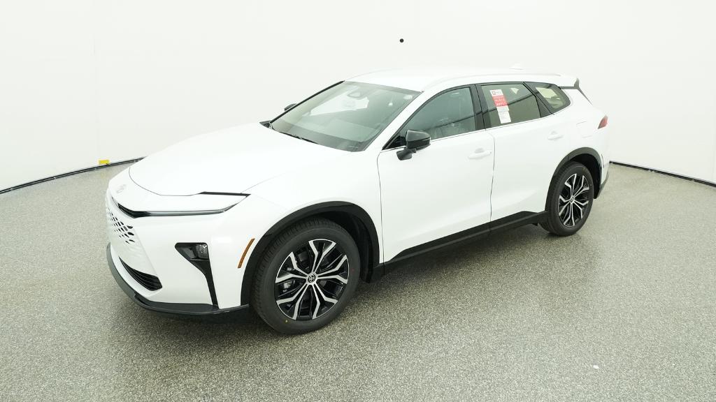 2025 Toyota Crown Signia XLE's photo