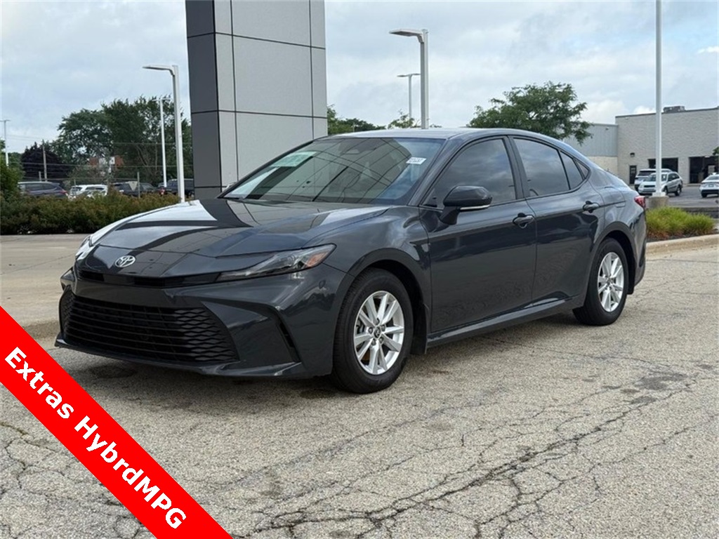 2025 Toyota Camry LE photo 6