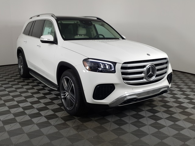 2025 Mercedes Benz GLS 450 4MATIC photo 3