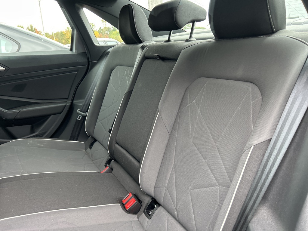 2025 Volkswagen Jetta 1.5T Sport photo 4