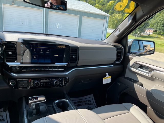2026 Chevrolet Silverado 1500 LTZ photo 18