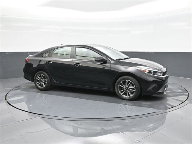 2023 Kia Forte LXS photo 16