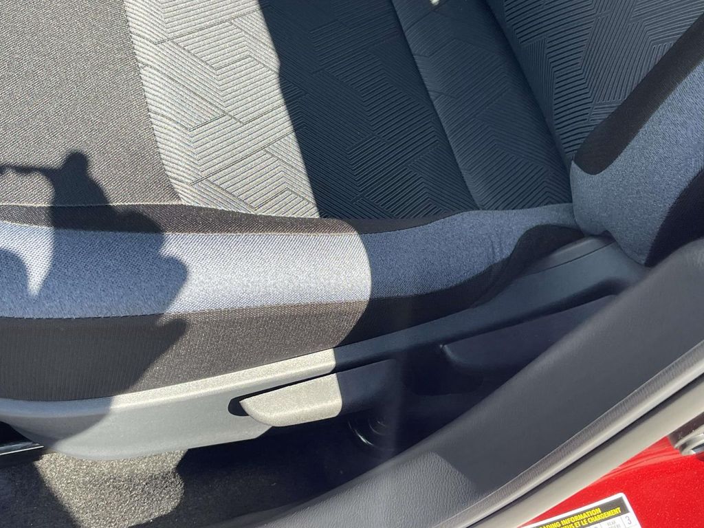 2025 Nissan Versa SV photo 17
