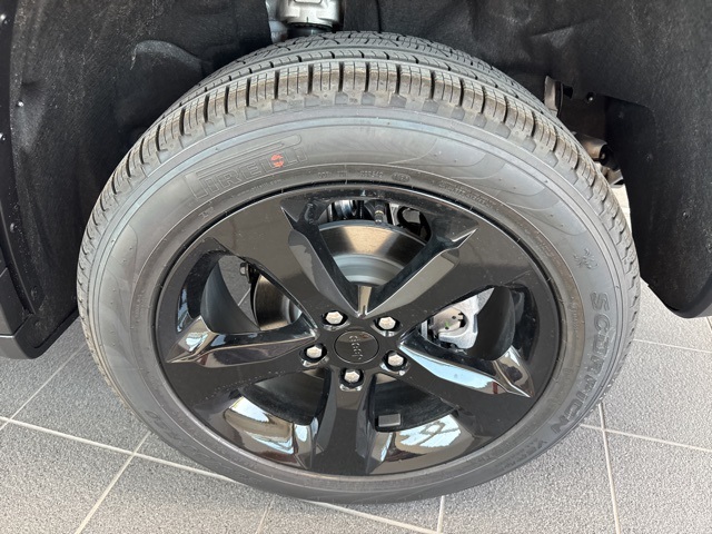 2025 Jeep Grand Cherokee Limited photo 4