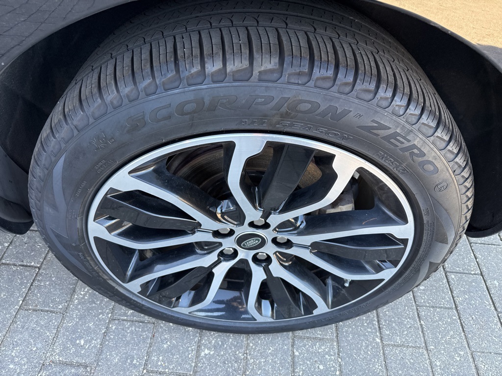 2021 Land Rover Range Rover Sport HSE Silver Edition photo 9