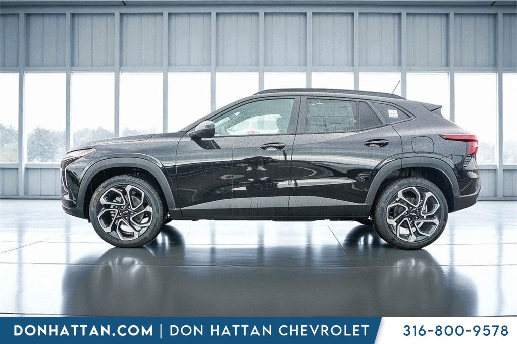 2025 Chevrolet Trax photo 2